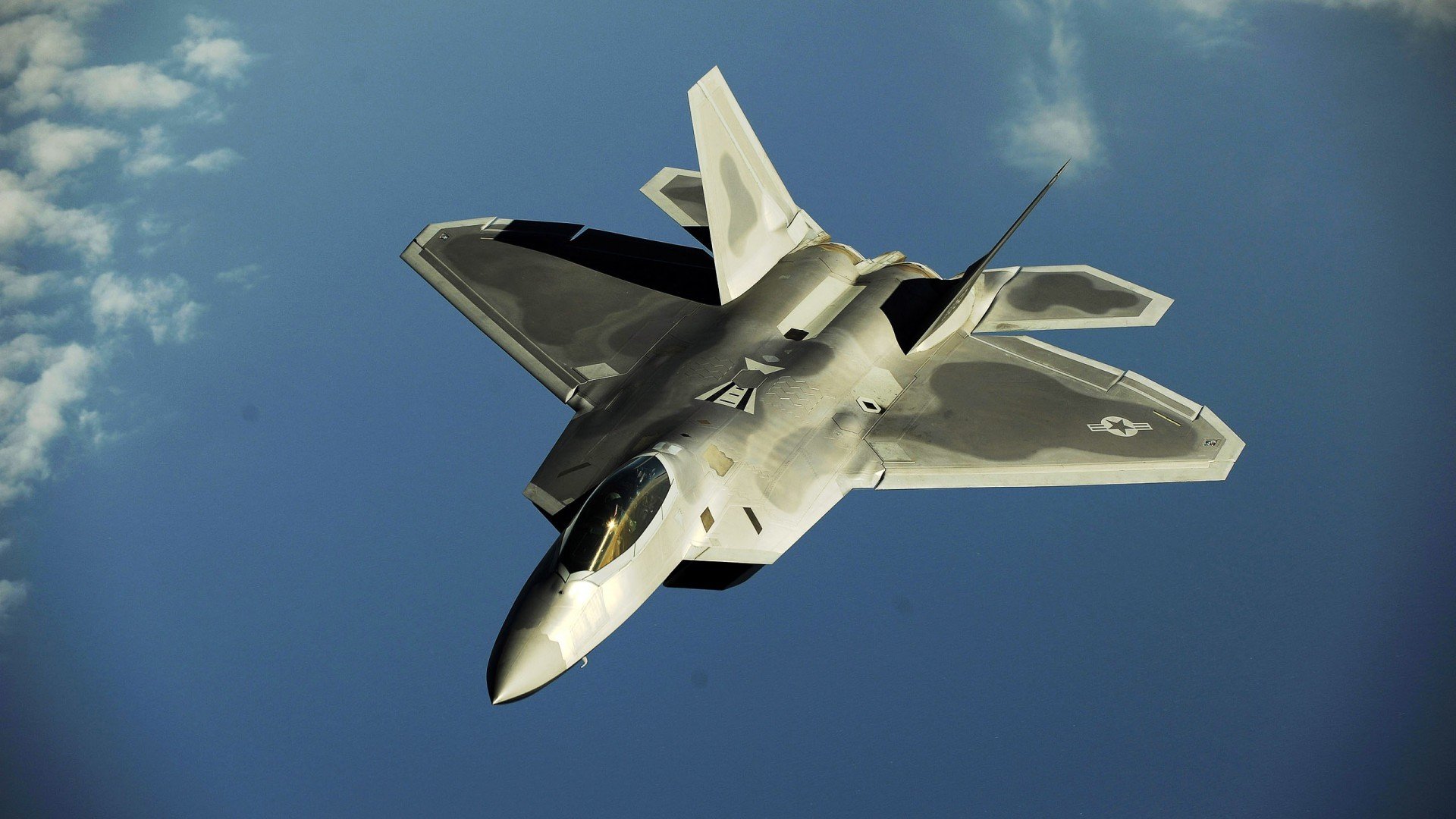 遥控器上的战争,绿茵攻防与篮球火力在同一个夜晚沸腾