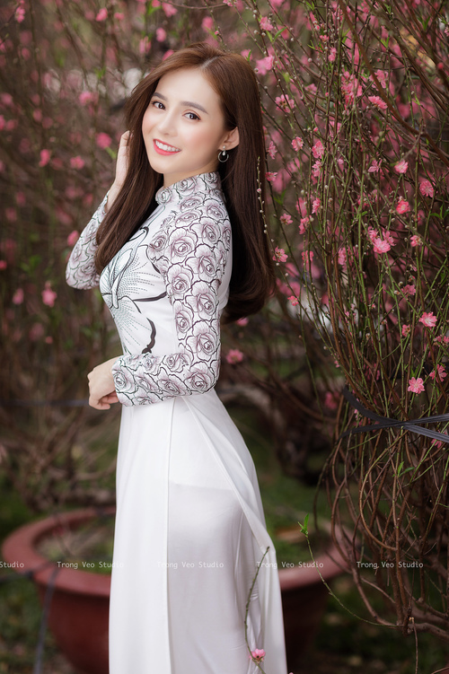 诺坎普的西决时刻，若日尼奥导演中场风暴，西班牙式浪潮一波带走皇马